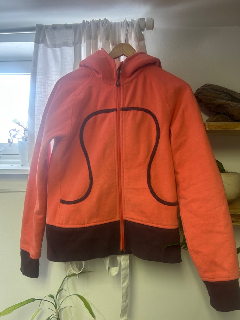Women’s lulu lemon zip up hoodie